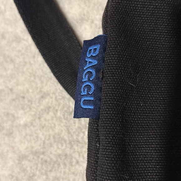 BAGGU black canvas backpack. - Picture 2 of 3